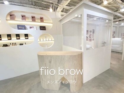 メンズフィオブロウ 大阪梅田店(men's fiio brow)の写真