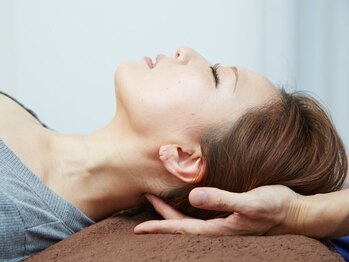 雅 クリニカルルームの写真/とにかくツラい肩コリ首コリ…。頭痛/不眠/自律神経症状でお悩みで,週2回整体に通っても改善しないあなたへ