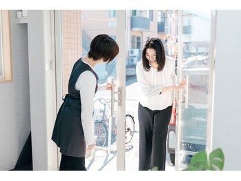 リュネ(lune)/柔らかな日差し後差し込むサロン