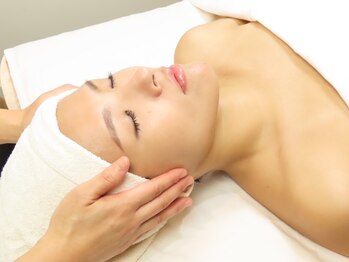 エンジェルズ スウェディッシュスパ(Angel's Swedish SPA)の写真/【ほうれい線やマリオネットライン対策に!筋骨小顔フェイシャル】海外でも高評の食いしばりに特化した技術!