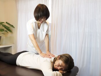 きれいウィーク 恵比寿/背中をほぐす