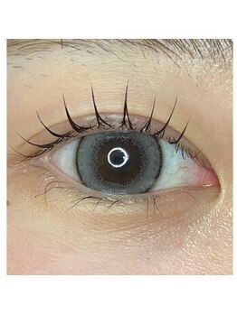 ピーチ グリーン(Peach green)の写真/理想の“ナチュラル上品”を叶える。トリートメントで補修しながら美カールをキープ◎潤いたっぷりの目元に
