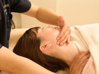 隠れ家マハナ/小顔コース　小顔ストレッチ