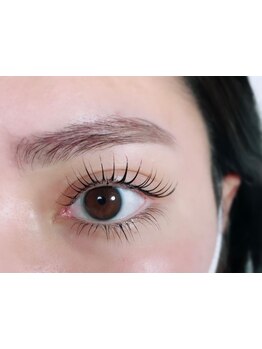 ナチュラル上品な目元にしたい