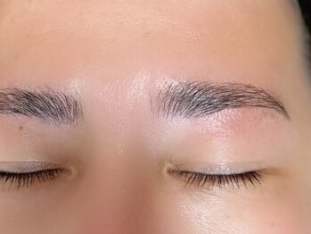 ベースバイループ(BASE BY LOOP)の写真/黄金比×骨格×毛流れを見極め“垢抜け眉”へ!《岡山希少》眉デザイン+撮影で自分らしさを最大限に表現◎