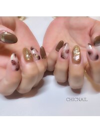 ホワイトべっこうネイル