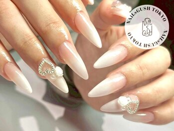 ネイルズガッシュ 武蔵小山店(NAILsGUSH)の写真/【ラメグラ・ワンカラー¥5500♪】技術・雰囲気・おもてなし…どこをとっても大満足な、数少ない上質サロン!