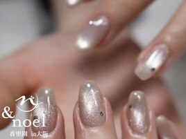 ホワイトグレー水光ネイル