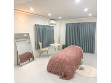 ヒッカ 仙台(HIKKA SINCE1990)の雰囲気（店内は柔らかな照明に包まれた、落ち着いた完全個室空間です。）