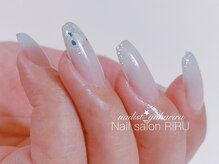 リル(RIRU)/シェルグラデーションネイル