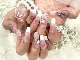 ワンホンチークフレンチ/韓国