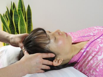 本格台湾式マッサージ 優心苑/施術風景（ヘッドマッサージ）