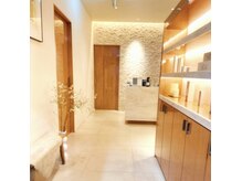 カッツ 宮通り(CUTS)の雰囲気（高級感のある店内はゆっくりリラックスできる寛ぎ空間です♪）