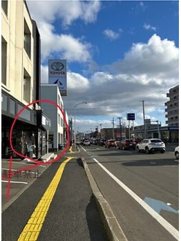 ラクナ(RAKUNA)/12号線沿いに当ビルございます