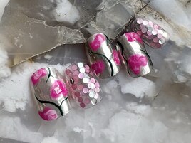 ピンクが映えるお洒落デザイン