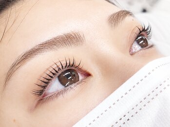 アイズ 鴻巣店(I's)の写真/まつげパーマ＆美眉スタイリングで垢抜け♪お得なセットクーポンも人気！平日限定クーポンもあり！