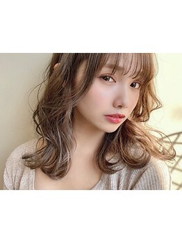 ネイル・アイメニューの同時施術が可能