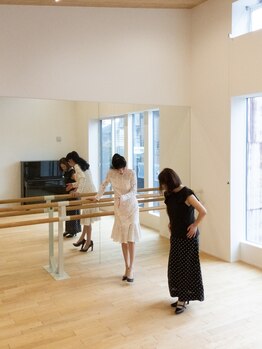 高知音楽 英語 ウォーキングアカデミー/ポージングにチャレンジ！（１）