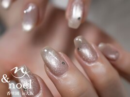 ホワイトグレー水光ネイル