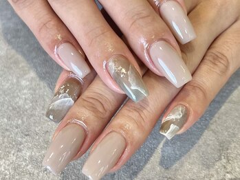 ブリス(Bliss)の写真/思わず目を惹くシンプル綺麗なデザイン多数♪完全個室のリラックス空間で美しい指先に仕上げていきます◎