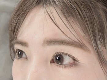 ベルバイグレイス(BELLE by grace)の写真/≪新登場☆≫眉毛の毛流れを整えるブロウリフトと産毛をwax脱毛☆選べるメニューで理想の眉毛をご提案♪