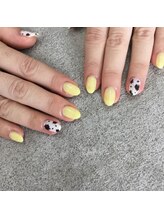 クレア(CLEA)/パステルイエロー×牛柄ネイル
