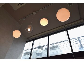 ウルオイ(uruoi)/開放感のある店内です