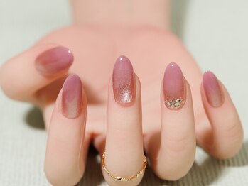 ピンクグラデーションネイル