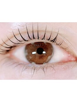 ナチュラル上品な目元にしたい