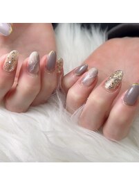 ラメグレージュの上品ニュアンス