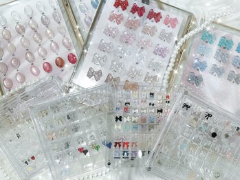 ジュア(jua)の写真/【新規付替オフ無料】豊富なカラーとパーツで理想のネイルに♪