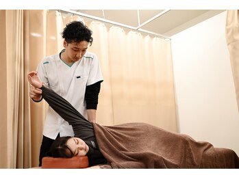亀戸ソレイユ鍼灸整骨院/羽を授ける肩甲骨はがし