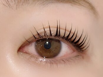 ワンネス 千曲店(One’Ness)の写真/朝のメイク時間短縮に♪平行まつ毛を根本からしっかりと立ち上げ,自然な仕上がりと,目元パッチリで目力UP◎