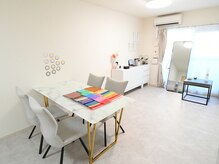 リベルテ(Liberte)/自然光の入る明るい店内です