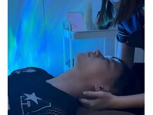 白を基調とした店内に緑でリラックス効果＆癒しを。。堺東