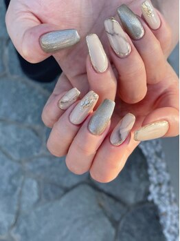 アローナ ネイル(Arona nail)の写真/高技術◇亀裂.折れてしまった爪も安心♪自然な長さだしで理想の美フォルムへ★1本～でもOK!!