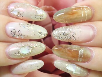 ディーネイル 四条烏丸(D-nail)の写真/■阪急烏丸駅・地下鉄四条駅2分■HANDもFOOTも税込¥3900~!■自店付け替えいつでも無料!