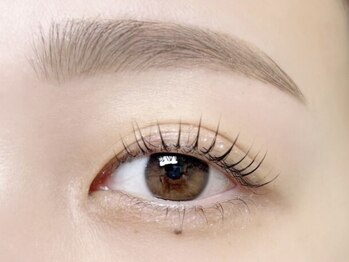 アウロラ 代々木上原(AURORA)の写真/根元からぱっちり上向きまつげに◎すっぴんでも映える上品な目元へ♪丁寧なカウンセリングで初めての方も◎