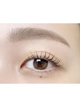 ナチュラル上品な目元にしたい