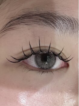 ナチュラル上品な目元にしたい