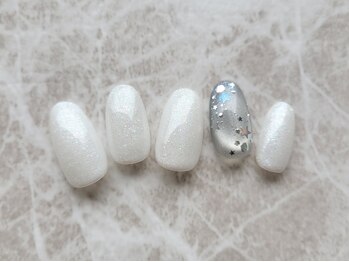 フラワーズネイルアンドアイラッシュ(FLOWER’S nail&Eyelash)の写真/‐FLOWER’S Nail‐のトレンドを取り入れた【毎月変わるデザイン¥4,980or¥5,980】洗練された指先を演出♪