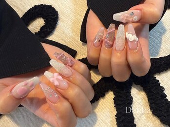 ダリア(Dahlia)/マリーちゃんネイル