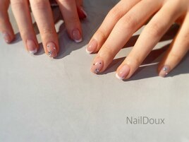 白フレンチ×ビジュー