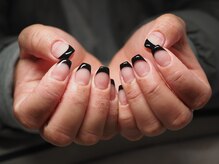 グラウネイル(grau nail)/黒フレンチネイル