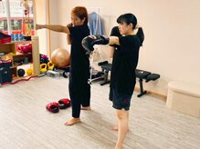 キックボクシングで脂肪を効率良く燃焼！ストレス発散にも◎