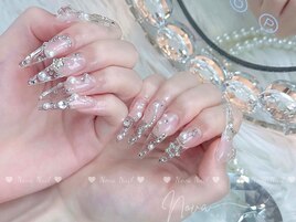 上品キラキラネイル