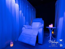 個室のブースへご案内いたします