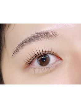 ナチュラル上品な目元にしたい