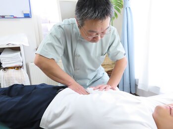 カイロプラクティック リズム/施術の様子～内臓（特殊）