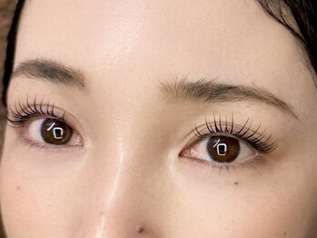 マシェリ(Ma'cherie)の写真/まつ毛のお悩み解決！まつエク＋カールメニューで、ナチュラルかつ印象的な目元を手に入れましょう◎